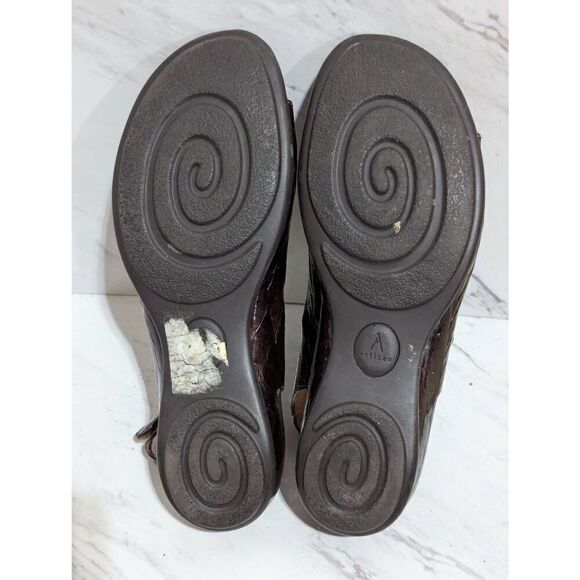 Clarks Women's Artisan Brown Croc Textured Patent Leather Sandals Size 9 - Picture 6 of 7